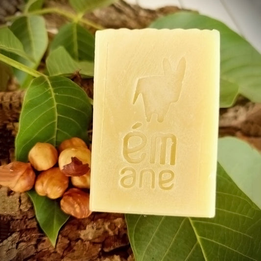 Savon au lait d’ânesse et macadamia – nourrissant pour peaux sèches